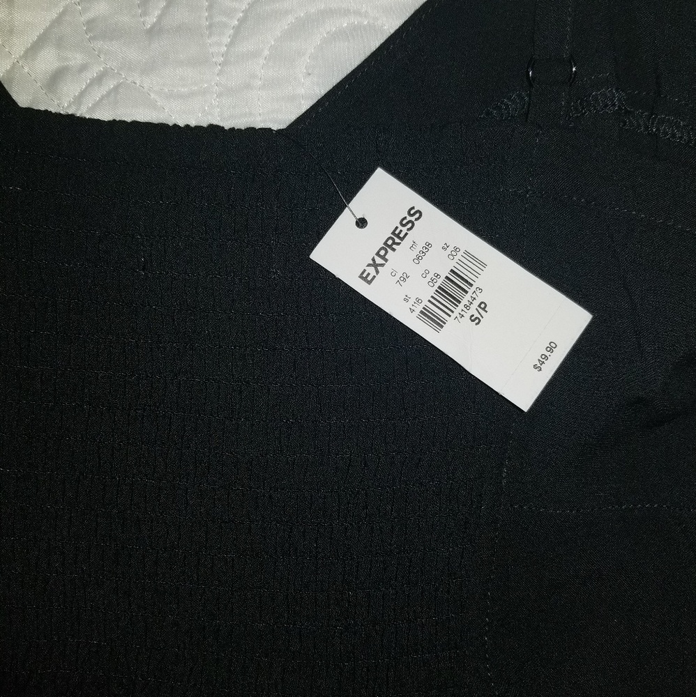 Express dress - Picture 2 of 3